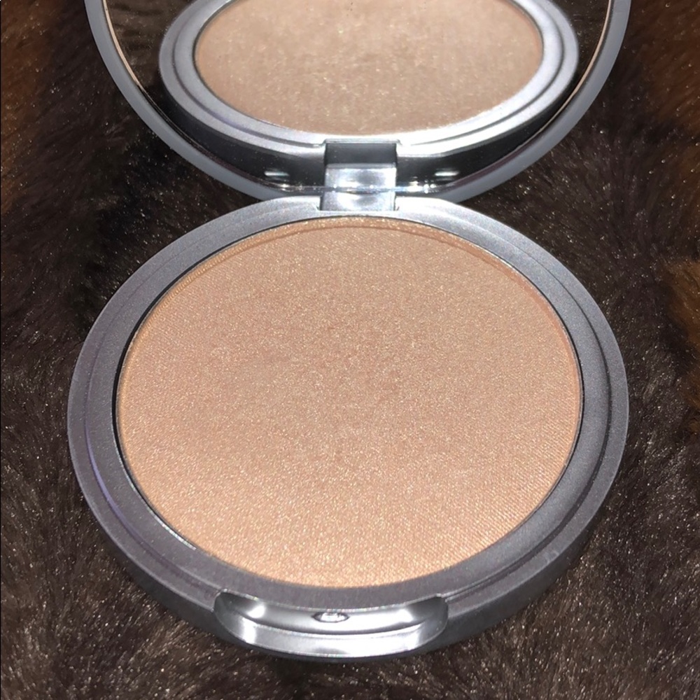 The Balm Mary-Lou Manizer